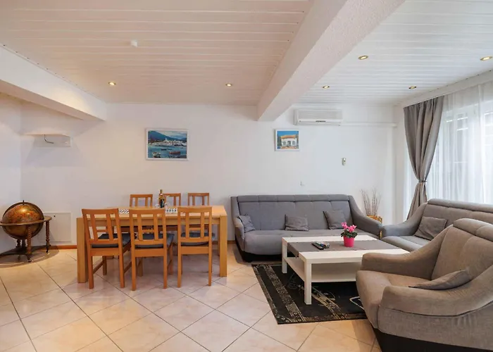 Apartment Unit_type_holiday_room With Garden In Krk 55037